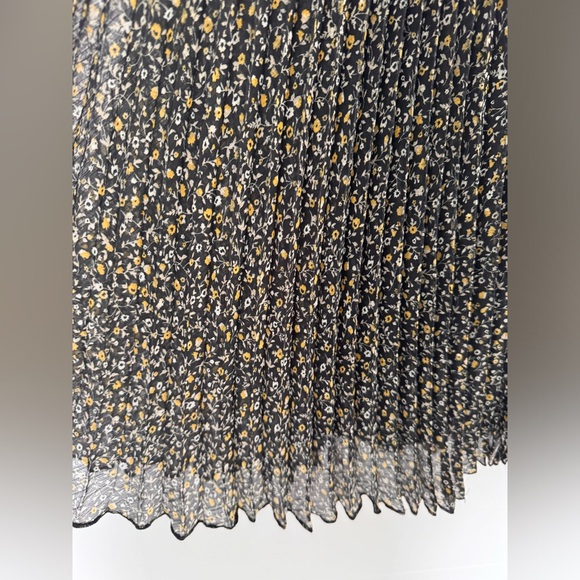 Abercrombie & Fitch pleated chiffon floral midi skirt size Medium - Picture 6 of 6